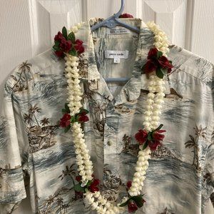 Hawaii print shirt, men's large, short sleeve with free Lei!